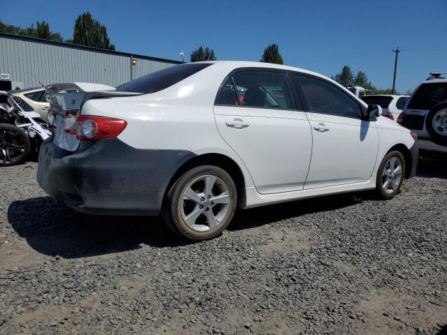 5YFBU4EE1DP211972 - 2013 TOYOTA COROLLA BASE თეთრი ფოტო 3
