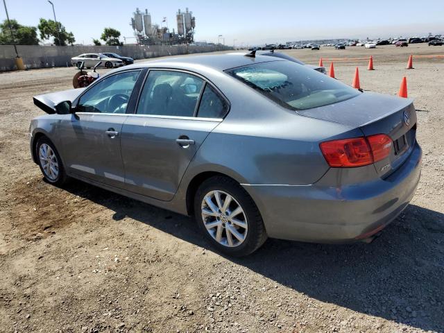 3VWDP7AJ9DM375415 - 2013 VOLKSWAGEN JETTA SE GRAY photo 2