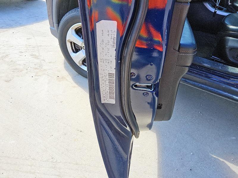 3C4NJCBB0JT193547 - 2018 JEEP COMPASS LATITUDE Niebieski zdjęcie 13