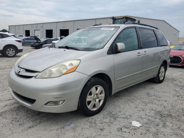 2012 TOYOTA SIENNA XLE, 