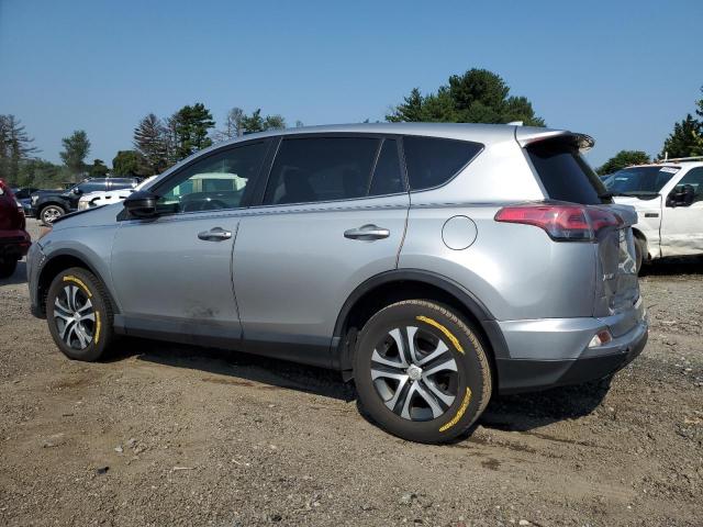 JTMZFREV4JJ171652 - 2018 TOYOTA RAV4 LE GRAY photo 2