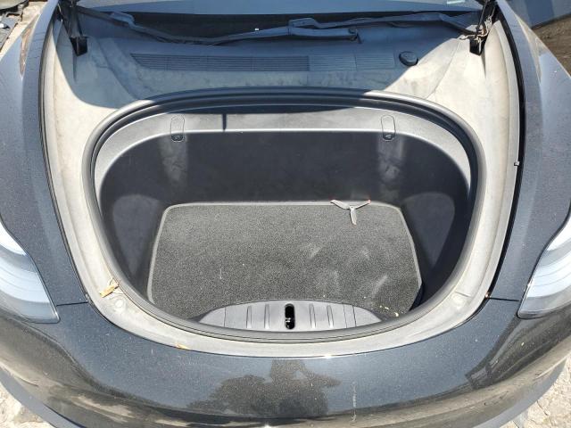 5YJ3E1EA3JF173214 - 2018 TESLA MODEL 3 Schwarz Foto 11