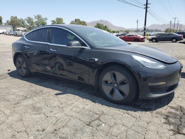 5YJ3E1EA3JF173214 - 2018 TESLA MODEL 3 Schwarz Foto 4