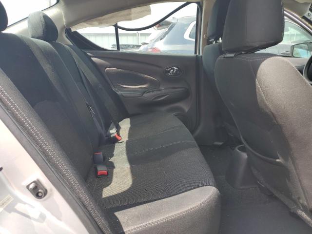 3N1CN7APXKL868311 - 2019 NISSAN VERSA S WHITE photo 10