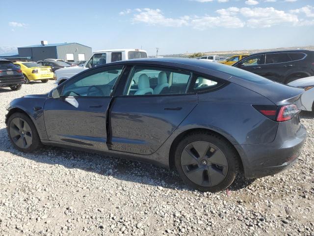 5YJ3E1EB9NF332199 - 2022 TESLA MODEL 3 CHARCOAL photo 2