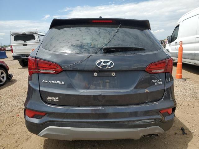 5XYZTDLB8JG560444 - 2018 HYUNDAI SANTA FE S GRAY photo 6
