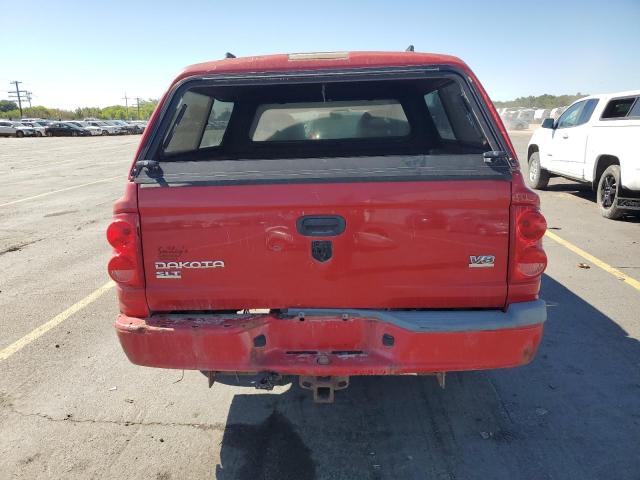 1D7HW48N65S237912 - 2005 DODGE DAKOTA QUAD SLT RED photo 6
