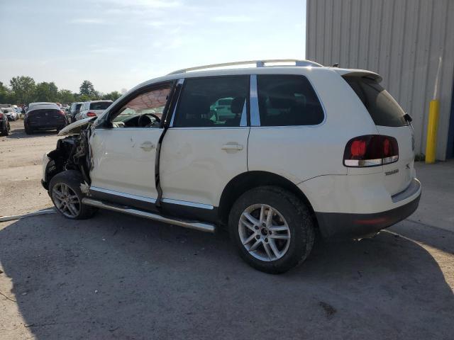 WVGBE77L49D001818 - 2009 VOLKSWAGEN TOUAREG 2 V6 WHITE photo 2