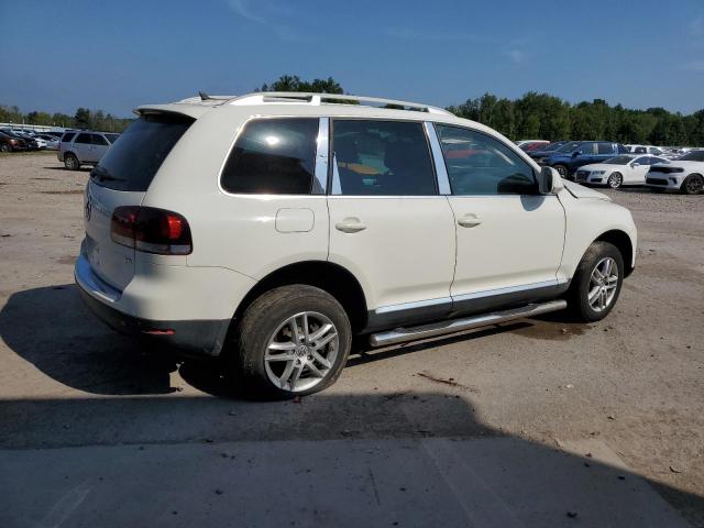 WVGBE77L49D001818 - 2009 VOLKSWAGEN TOUAREG 2 V6 WHITE photo 3