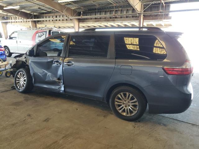 5TDYZ3DC3HS802534 - 2017 TOYOTA SIENNA XLE BLUE photo 2