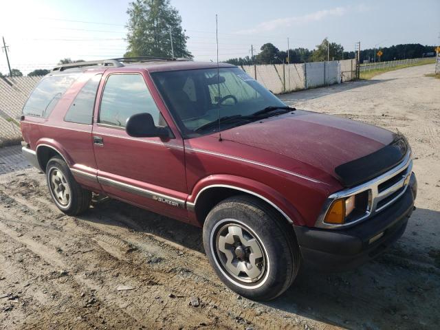 1GNCT18W8TK228069 - 1996 CHEVROLET BLAZER RED photo 4