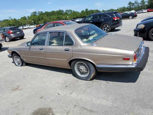 SAJAY1349EC380397 - 1984 JAGUAR XJ VANDEN PLAS BROWN photo 2