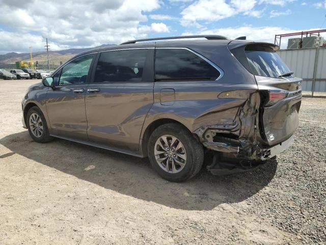 5TDYRKEC6MS043414 - 2021 TOYOTA SIENNA XLE GRAY photo 2