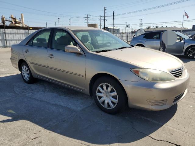 4T1BE32K55U961179 - 2005 TOYOTA CAMRY LE GOLD photo 4