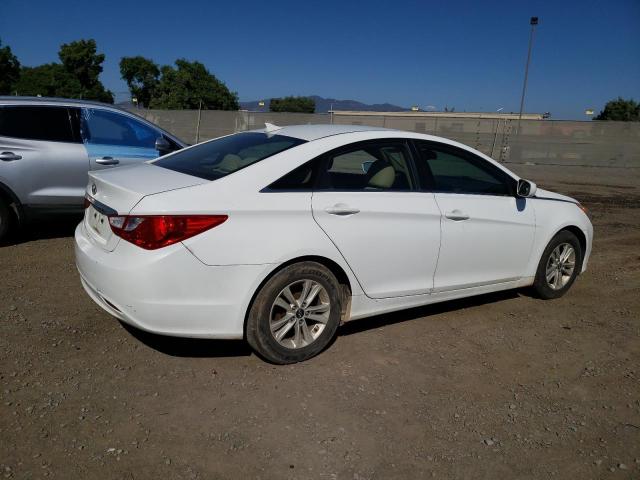 5NPEB4AC2DH803580 - 2013 HYUNDAI SONATA GLS WHITE photo 3