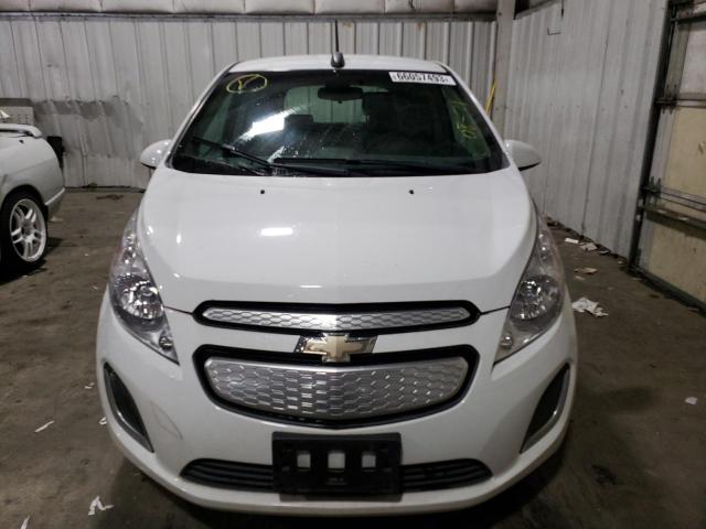 KL8CK6S08GC592921 - 2016 CHEVROLET SPARK 1LT WHITE photo 5