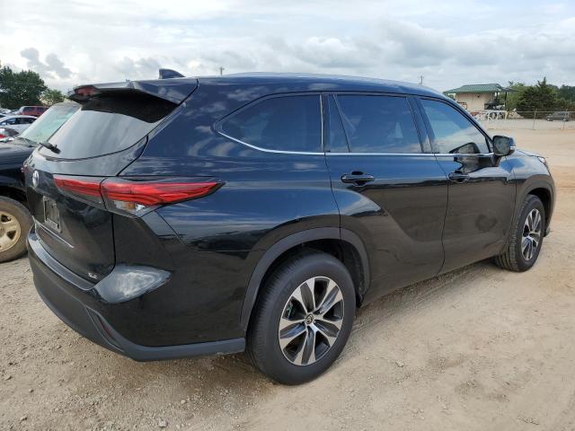 5TDGZRAH9NS555918 - 2022 TOYOTA HIGHLANDER XLE BLACK photo 3