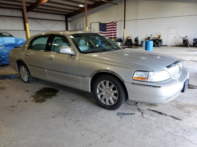 1LNHM82V37Y622114 - 2007 LINCOLN TOWN CAR SIGNATURE LIMITED SILVER photo 4