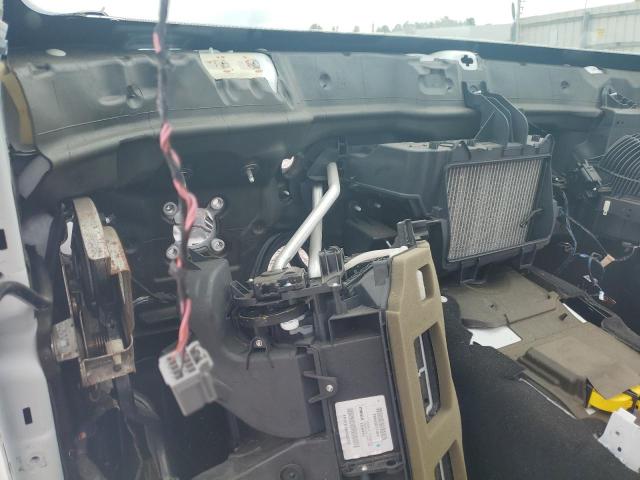 2C3CDZFJ0KH691359 - 2019 DODGE CHALLENGER R/T SCAT PACK WHITE photo 9