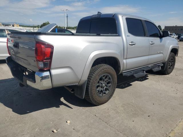 3TMCZ5AN8KM247552 - 2019 TOYOTA TACOMA DOUBLE CAB SILVER photo 3