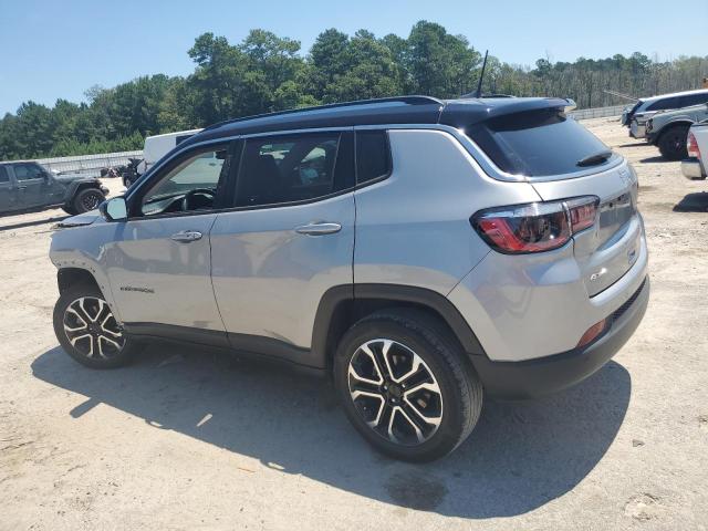 3C4NJDCB8NT142288 - 2022 JEEP COMPASS LIMITED SILVER photo 2