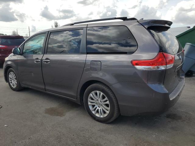 5TDYK3DC7DS389872 - 2013 TOYOTA SIENNA XLE GRAY photo 2