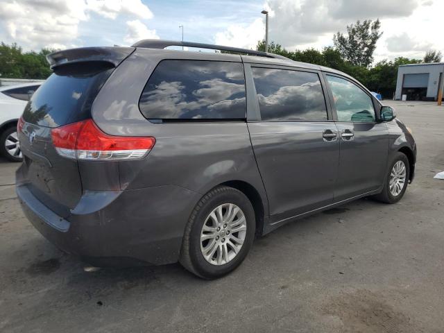 5TDYK3DC7DS389872 - 2013 TOYOTA SIENNA XLE GRAY photo 3
