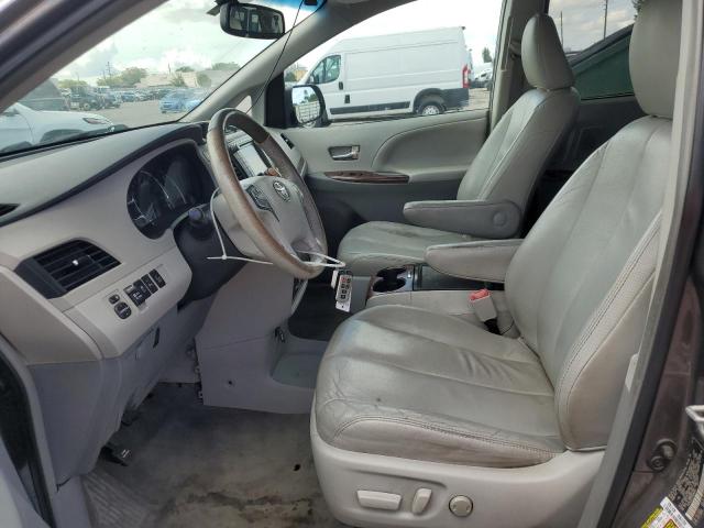 5TDYK3DC7DS389872 - 2013 TOYOTA SIENNA XLE GRAY photo 7