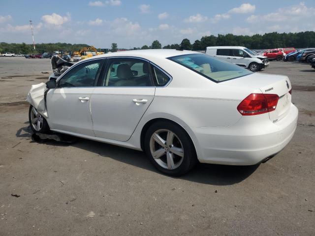 1VWBP7A35DC053347 - 2013 VOLKSWAGEN PASSAT SE WHITE photo 2