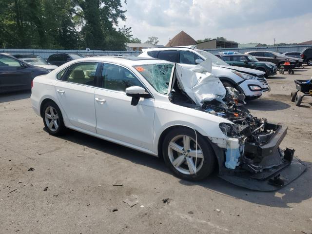 1VWBP7A35DC053347 - 2013 VOLKSWAGEN PASSAT SE WHITE photo 4