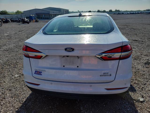 3FA6P0LU1KR242003 - 2019 FORD FUSION SE Weiß Foto 6