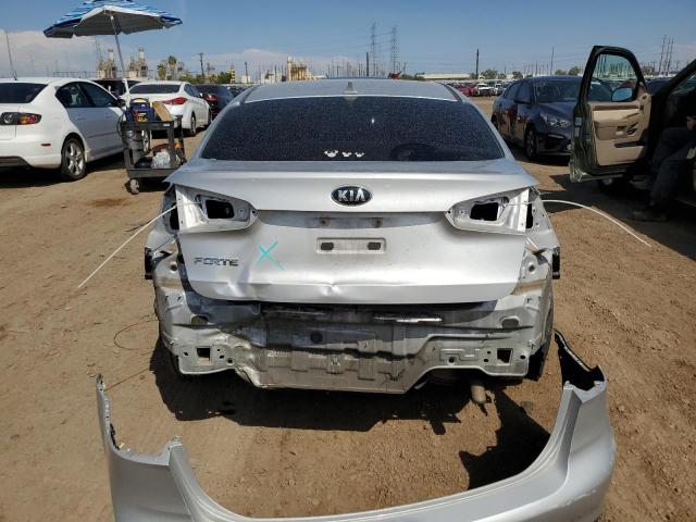 3KPFK4A72HE104287 - 2017 KIA FORTE LX SILVER photo 6