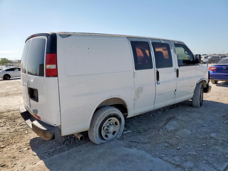 1GCGG25V371121846 - 2007 CHEVROLET EXPRESS G2 WHITE photo 3