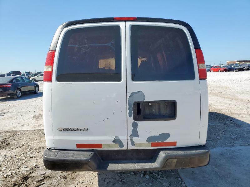 1GCGG25V371121846 - 2007 CHEVROLET EXPRESS G2 WHITE photo 6
