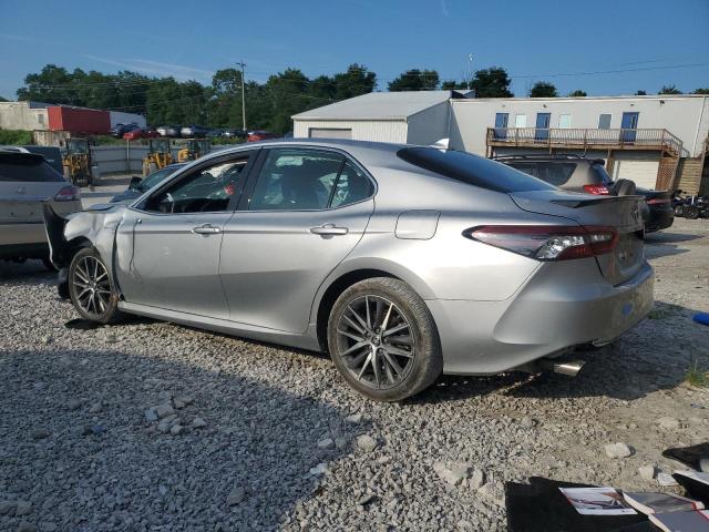 4T1F31AKXMU025554 - 2021 TOYOTA CAMRY XLE SILVER photo 2