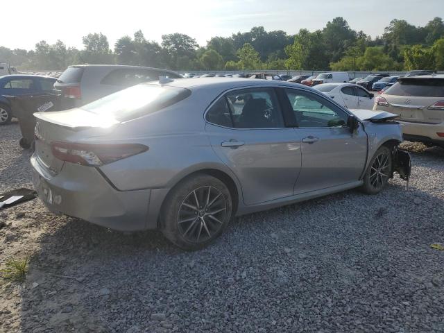 4T1F31AKXMU025554 - 2021 TOYOTA CAMRY XLE SILVER photo 3