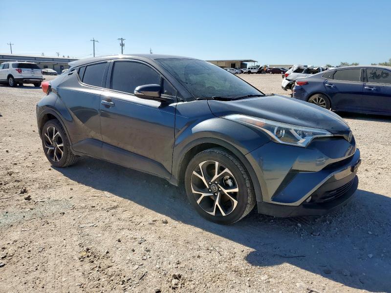 NMTKHMBX7JR046120 - 2018 TOYOTA C-HR XLE Сұр фото 4
