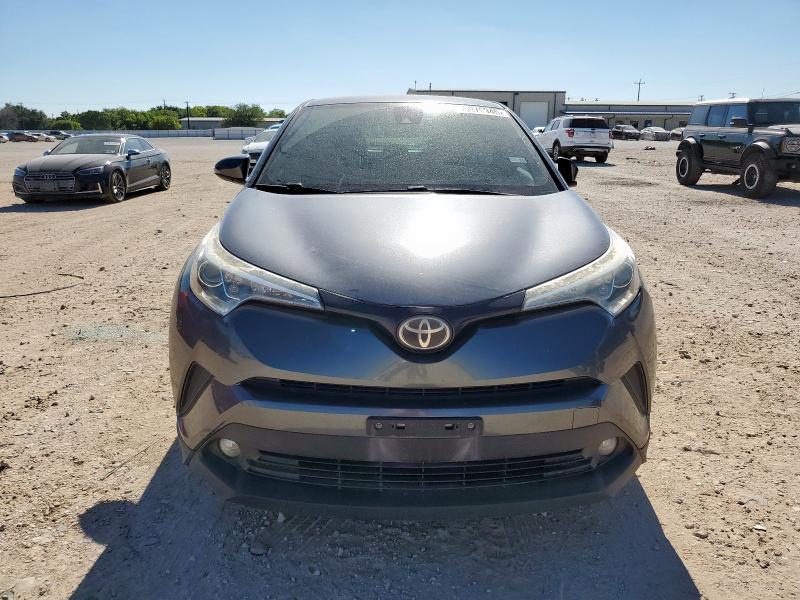 NMTKHMBX7JR046120 - 2018 TOYOTA C-HR XLE Сұр фото 5