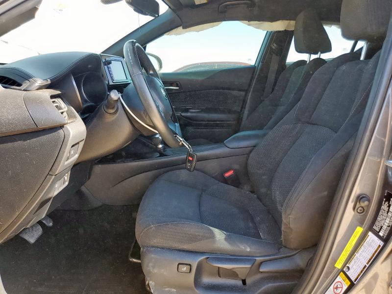 NMTKHMBX7JR046120 - 2018 TOYOTA C-HR XLE Сұр фото 7