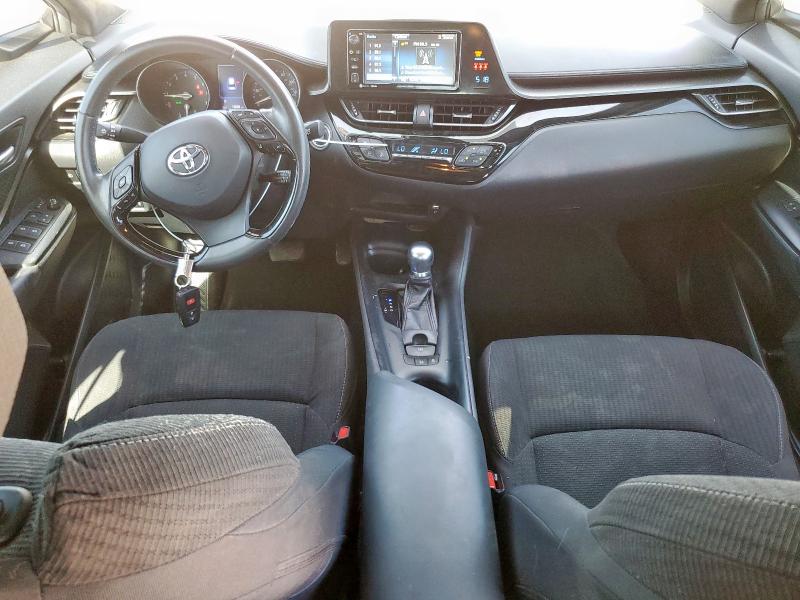 NMTKHMBX7JR046120 - 2018 TOYOTA C-HR XLE Сұр фото 8