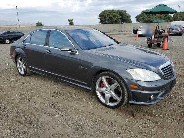 WDDNG77X29A274813 - 2009 MERCEDES-BENZ S 63 AMG GRAY photo 4