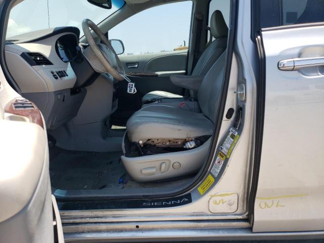 5TDYK3DC9ES468560 - 2014 TOYOTA SIENNA XLE SILVER photo 7