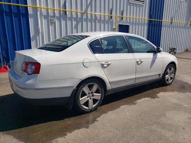 WVWAK73C58E204384 - 2008 VOLKSWAGEN PASSAT KOMFORT WHITE photo 3