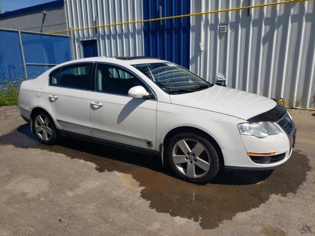 WVWAK73C58E204384 - 2008 VOLKSWAGEN PASSAT KOMFORT WHITE photo 4