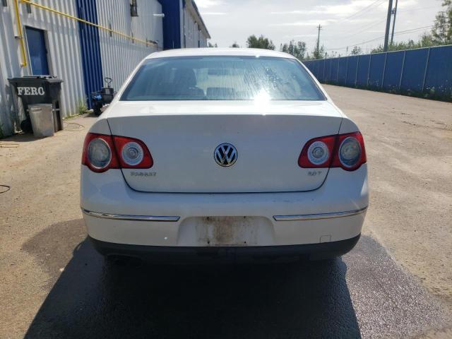 WVWAK73C58E204384 - 2008 VOLKSWAGEN PASSAT KOMFORT WHITE photo 6