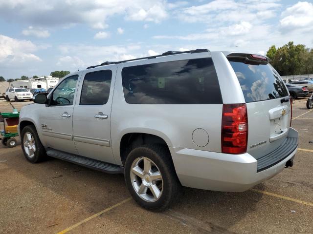 1GNSCHE03BR370484 - 2011 CHEVROLET SUBURBAN C1500  LS SILVER photo 2