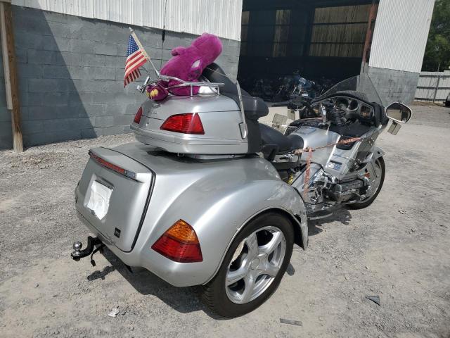 1HFSC47075A412159 - 2005 HONDA GL1800 SILVER photo 4