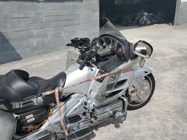 1HFSC47075A412159 - 2005 HONDA GL1800 SILVER photo 5