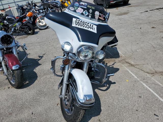 1HD1FC4108Y607129 - 2008 HARLEY-DAVIDSON FLHTCUI 白色 照片 2