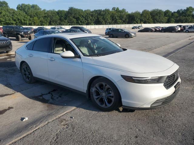 1HGCY1F3XPA013454 - 2023 HONDA ACCORD EX WHITE photo 4